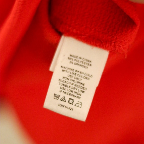 Red CeCe V-Neck Ruffled Button-Down Blouse Size M - Picture 7 of 7